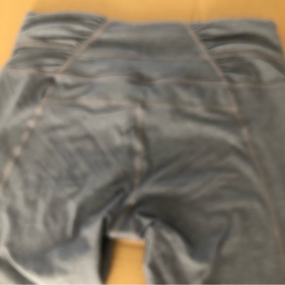 Athleta Capris SZ XS - Picture 5 of 9